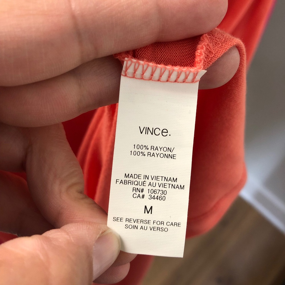 Vince V-Neck Tops Blouse Bundle Lot Womens Medium Black Coral Pink Rayon 3 Pack - Picture 8 of 10